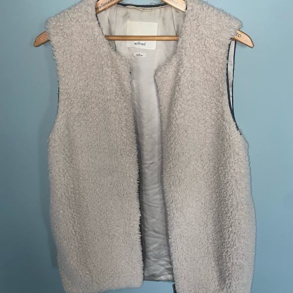 Aritzia wilfred Chatou vest - M - hardly worn - Picture 6 of 6